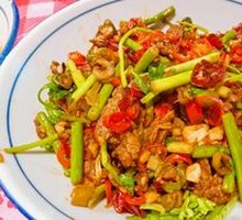 Stir-Fried Snowflake Sirloin Beef
