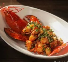 Sichuan-style Spicy麻 Lobster