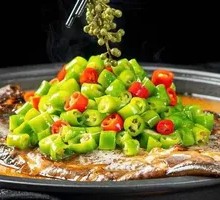 Fresh and Fragrant Green Pepper Roast Fish