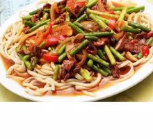 Garlic Shoot Beef Noodles
