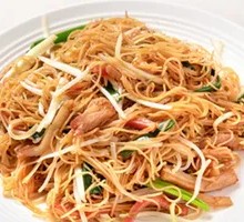 Pork Tenderloin Stir-Fried with Rice Noodles