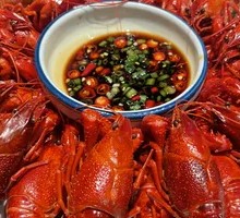 Steamed Medium-sized Blue Crawfish