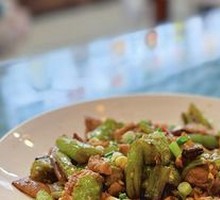 Spicy Pepper Stir-Fried Pork