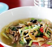 Tomato Bamboo Shoot Pork Noodles
