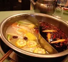 Yangzhou Pot with Two Flavors