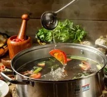 High-Calcium Beef Bone Soup Pot