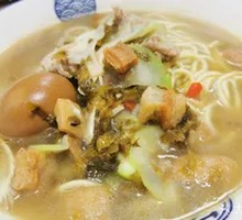 Pickled Cabbage and Pork Noodles