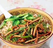 Green Pepper Shredded Pork Noodles