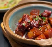 Sweet Rice Wine Buns with Braised Pork