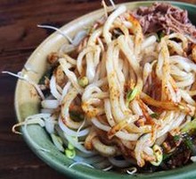 Braised Pork Oil-Splashed Noodles