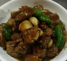 Sliced Green Pepper Braised Pig Tail
