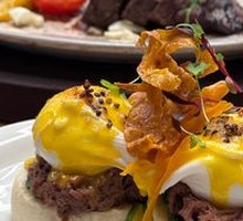 Benedict Egg with Shredded Beef