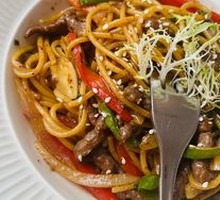 Black Pepper Beef Noodles