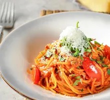 Traditional Italian Meat Sauce Pasta