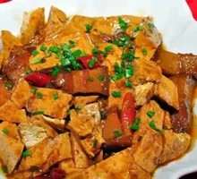 Fried Tofu Braised Pork