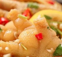 Spicy and Sour Boneless Chicken Feet