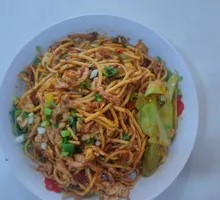 Stir-Fried Noodles with Shredded Pork and Eggs