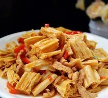 Fried Tofu Skin with Pork in Wooden Bucket Rice