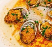 Steamed Abalone with Garlic