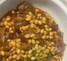 Braised Pig Trotters with Soybeans