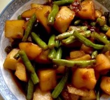 Stir-Fried String Beans with Potatoes