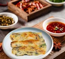 Pan-Fried Chicken丝 Tofu Skin Rolls