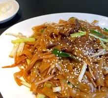 Dry-Fried Beef Rice Noodles