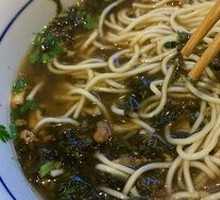 Snow-in-Red Shredded Pork Noodles