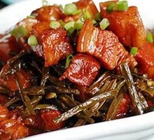 Braised Pork with Dried Beans