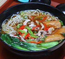 Green Pepper Shredded Pork Noodles