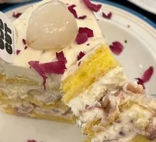 Rose Raspberry Lychee Cream Cake