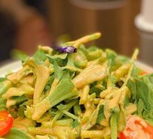 Three-Color Ice Lettuce Salad
