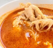 Spicy Tender Chicken Rice Noodles