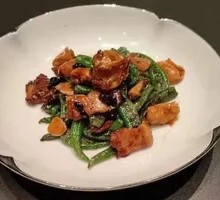 Xiang-Flavor Pepper Stir-Fried Fresh Abalone Slices