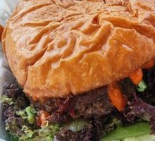 Spicy Pepper Sauce Beef Burger