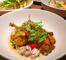 Crispy Bullfrog Leg with Green Sichuan Pepper and Coix Seed Frog Meat Sauce