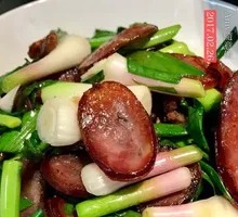 Stir-fried Garlic Chives with Sausage