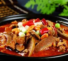 Spicy Beef with Skin Hot Pot