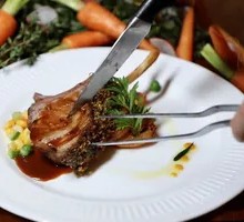 Herb-Roasted Lamb Chops with Black Pepper Sauce
