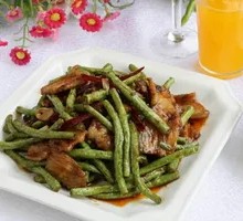 Long Green Beans with Shredded Pork