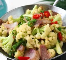 Spicy Stir-Fried Organic Cauliflower