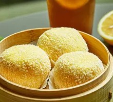 Seaweed Custard Bun