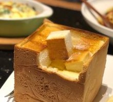 Honey Toast with Vanilla Ice Cream