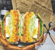 Golden Shredded Pork Sandwich