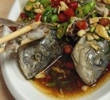 Cold-mixed crucian carp