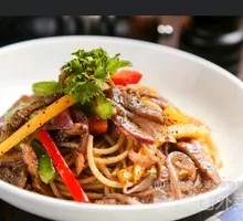 Black Pepper Beef Noodles