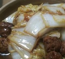 Braised Pork Meatballs with Chinese Cabbage