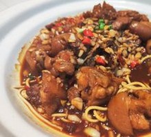 Spicy Pork Trotter Noodles