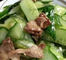 Cucumber Stir-Fried with Pork Slices