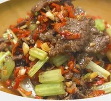 Stir-Fried Beef with Yellow Onion